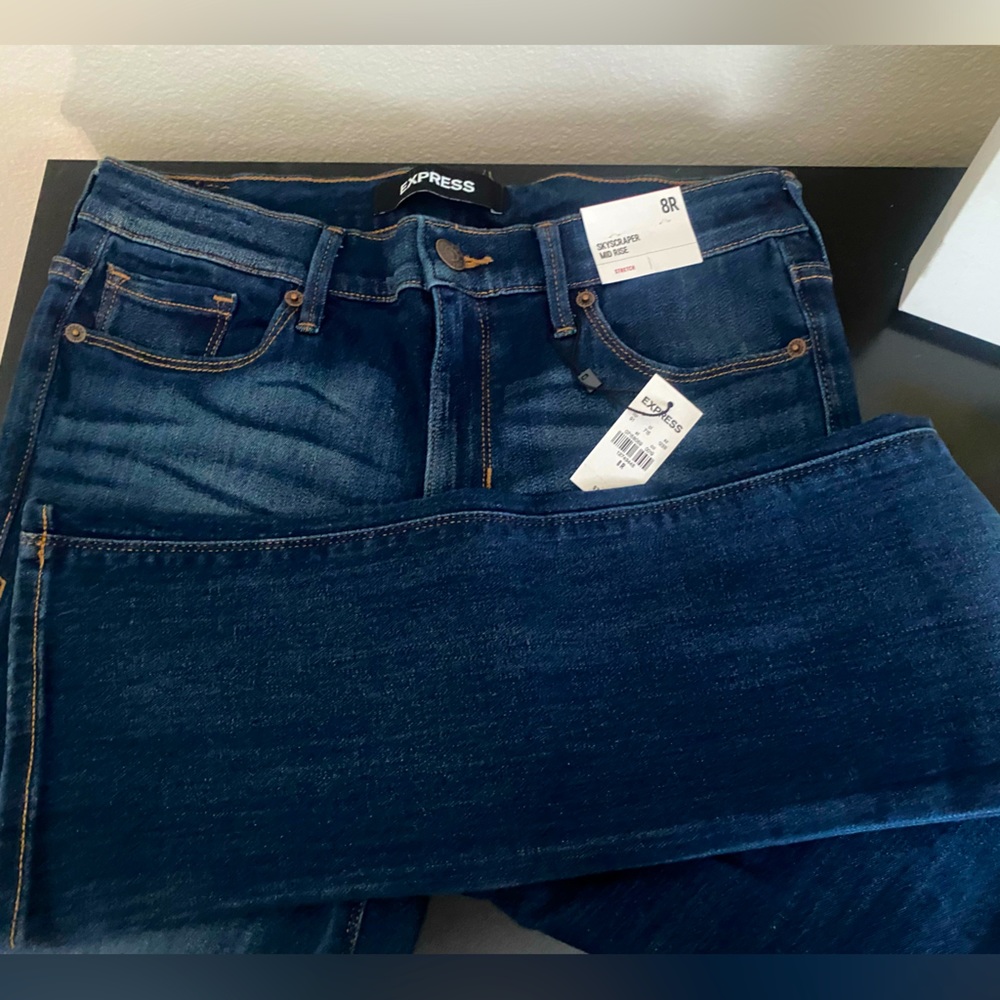 NWT - Express Brand, Skycraper Midrise Jean (Size 8)